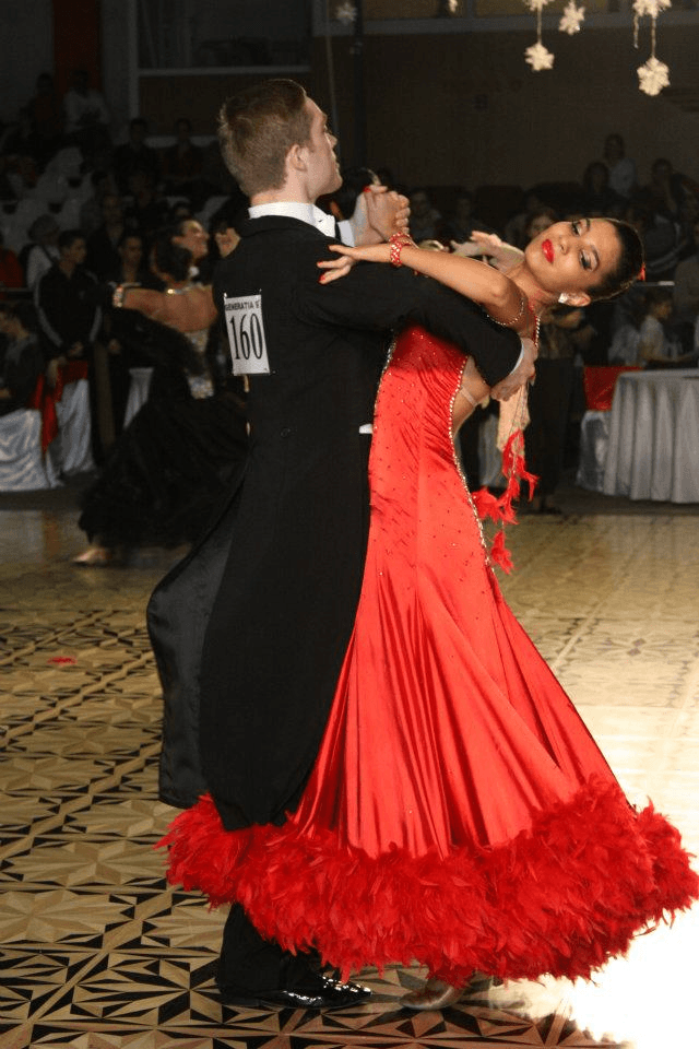 Dansuri salsa-bachata in Bucuresti cu Miriam Haghighi